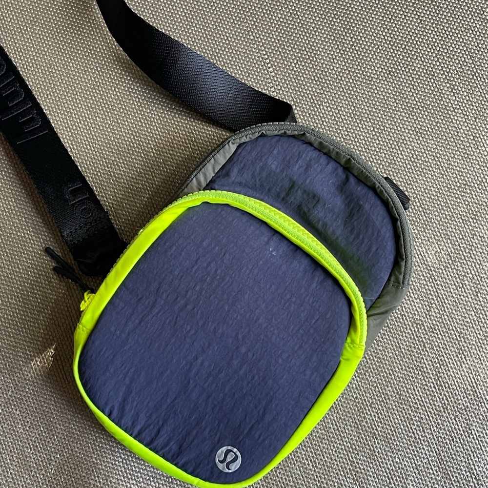 Lululemon Athletica Black and Gray Belt Bag